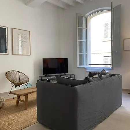 Apartment Avec Ventilateurs Proche Du Palais Des Papes